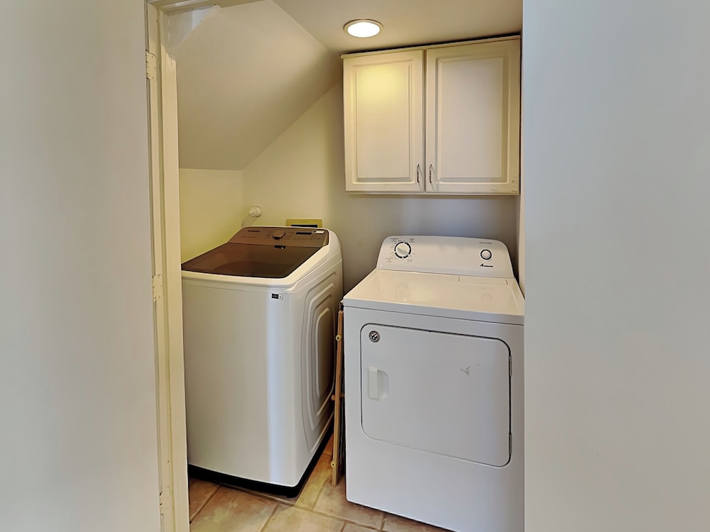 Whispering Sands Beachfront by Ryson Vacation Rentals