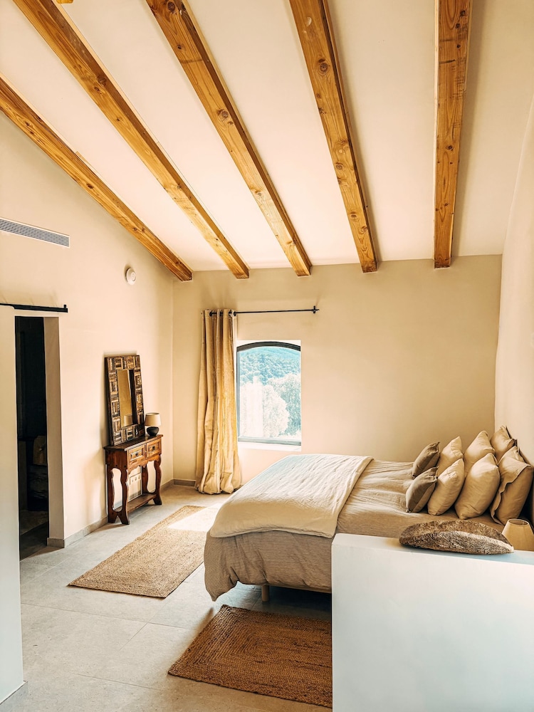 Mimosa Lodge