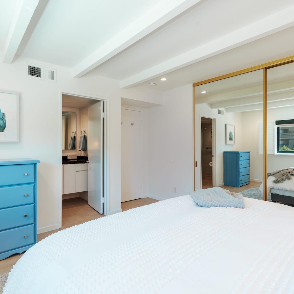 Paradise at the Pointe
