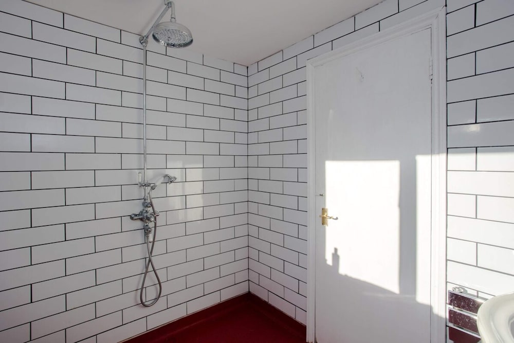 Modern & Cosy 1 Bedroom Top Floor Flat in East Dulwich