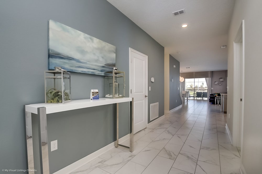 8911sd Champions Gate 8 Bedroom Resort Villa - Image 2