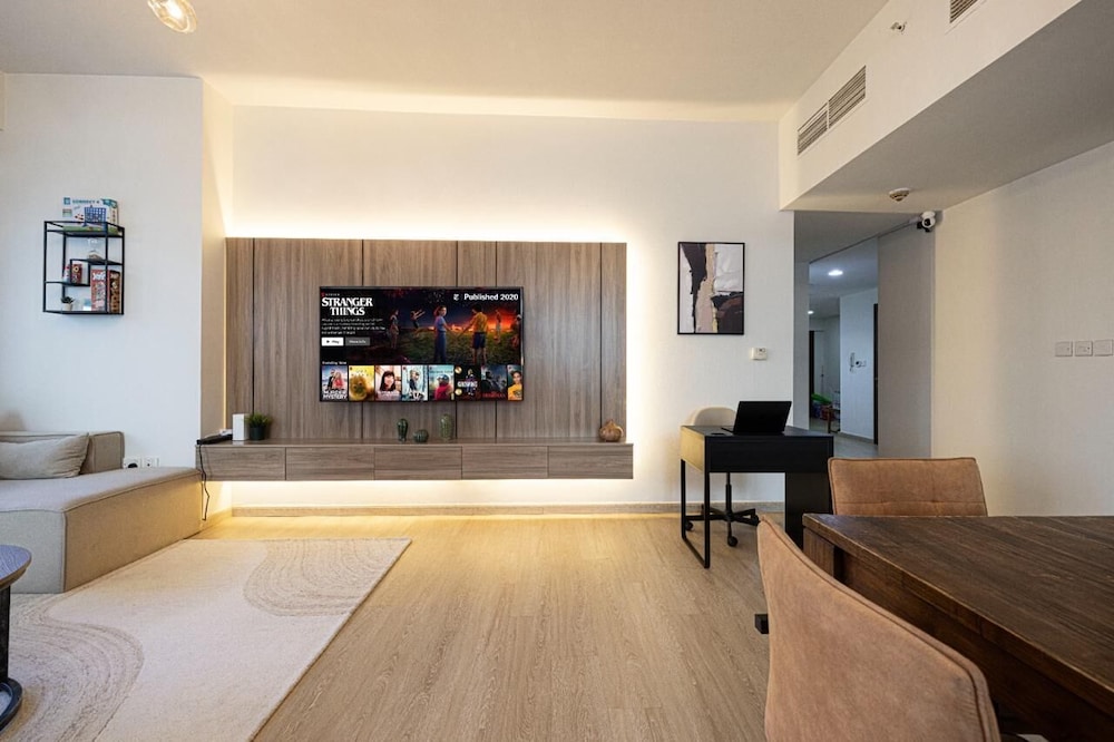 Business Bay central Host