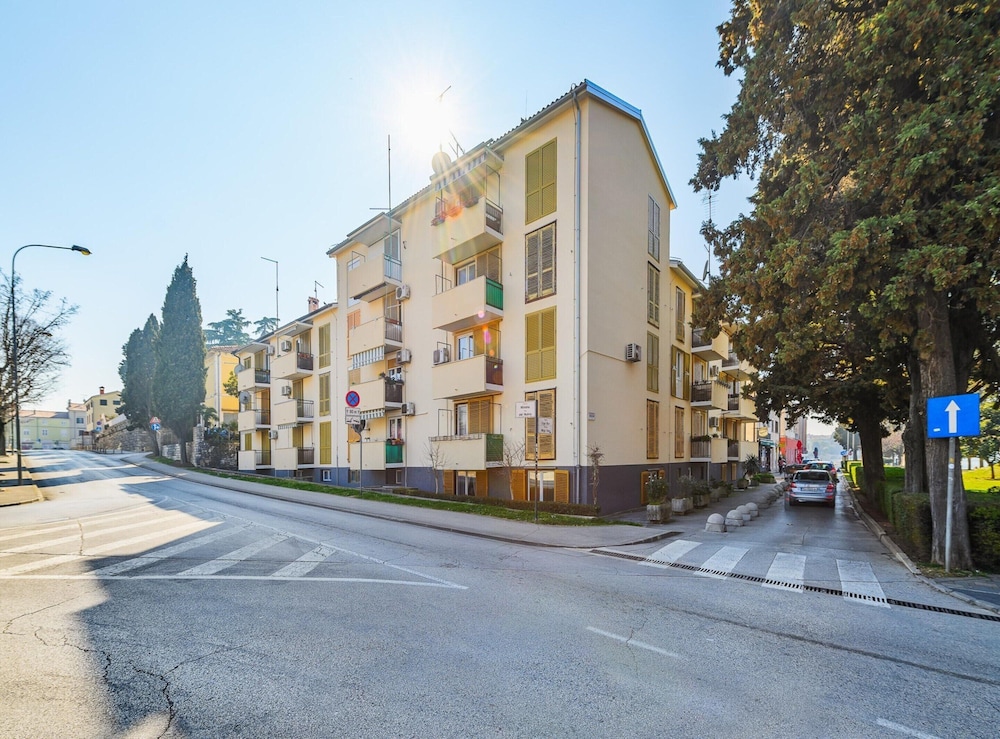 Premium Apartment With Patio