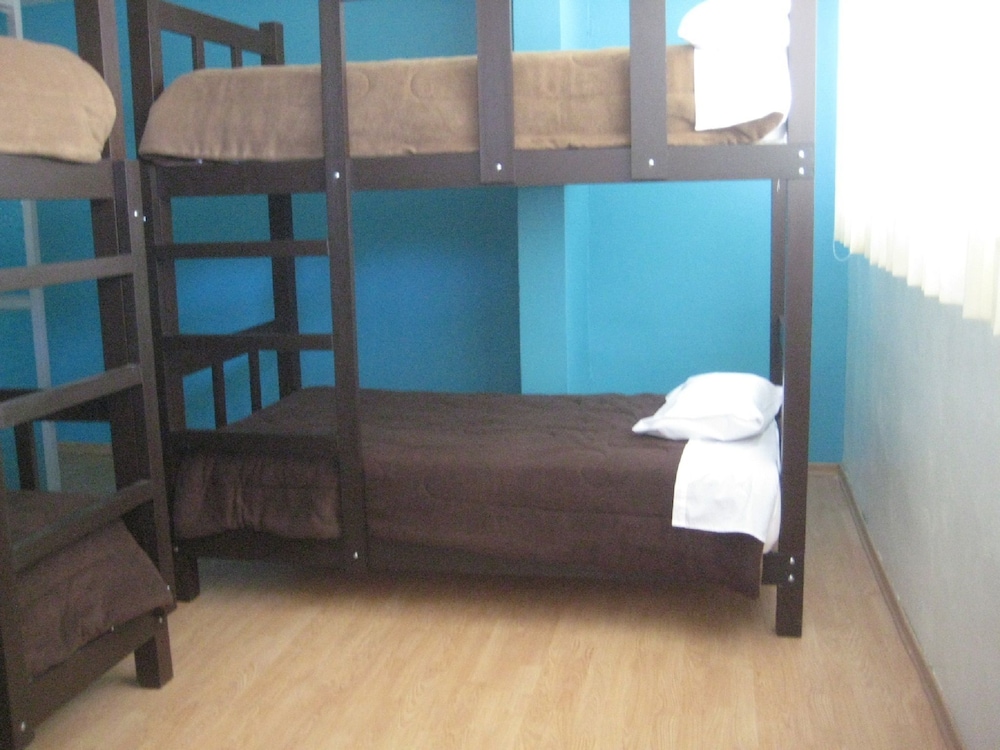 Mango Hostel Bed & Breakfast