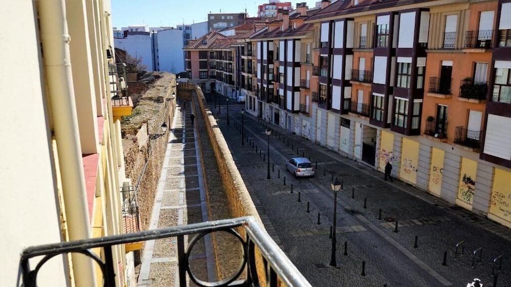 Pensión Sandoval by gaiarooms