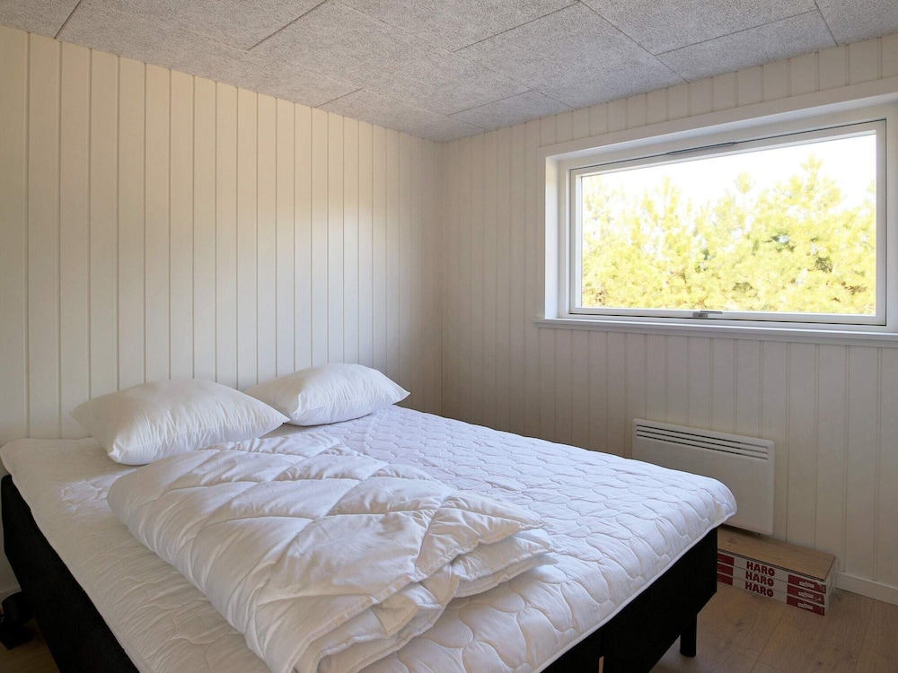 10 Person Holiday Home in Vaeggerlose view 2