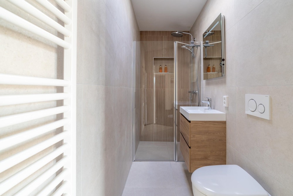 Modernly Furnished 6-person Bungalow in the Seaside Resort of De Koog
