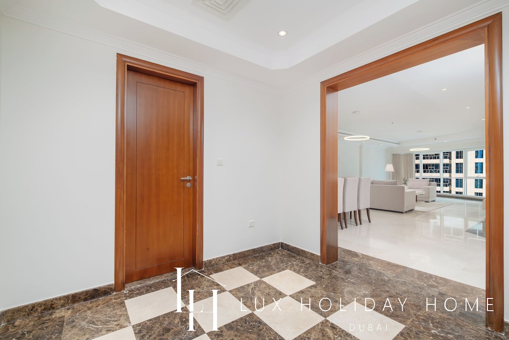 LUX The Al Seef Marina Suite 2