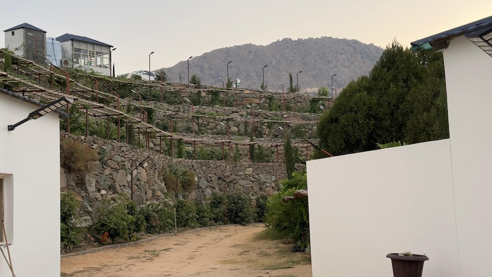 Al-Mutawa Residential Countryside Resort