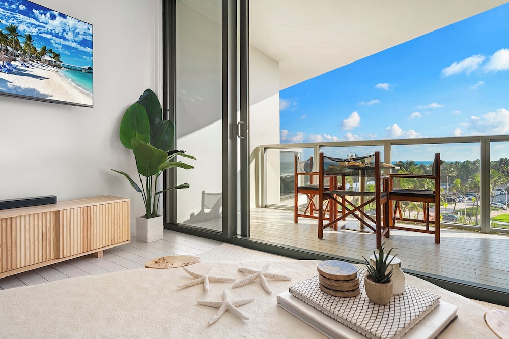 Luxury Vacation Rentals in South Beach by LRMB