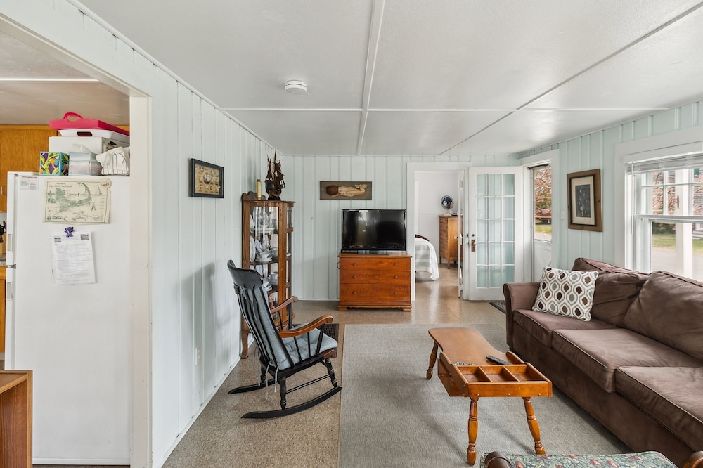 Coastal Cottage Retreat Steps From The Beach 2 Bedroom Cottage