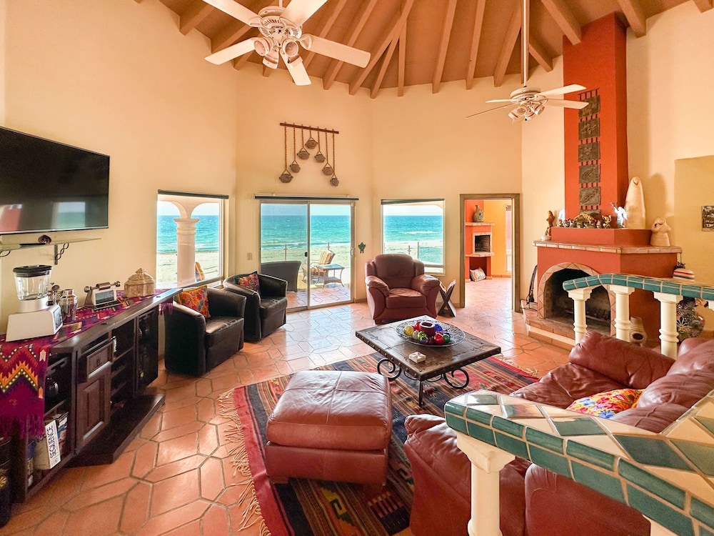 Your Beachfront Escape Close to Everything