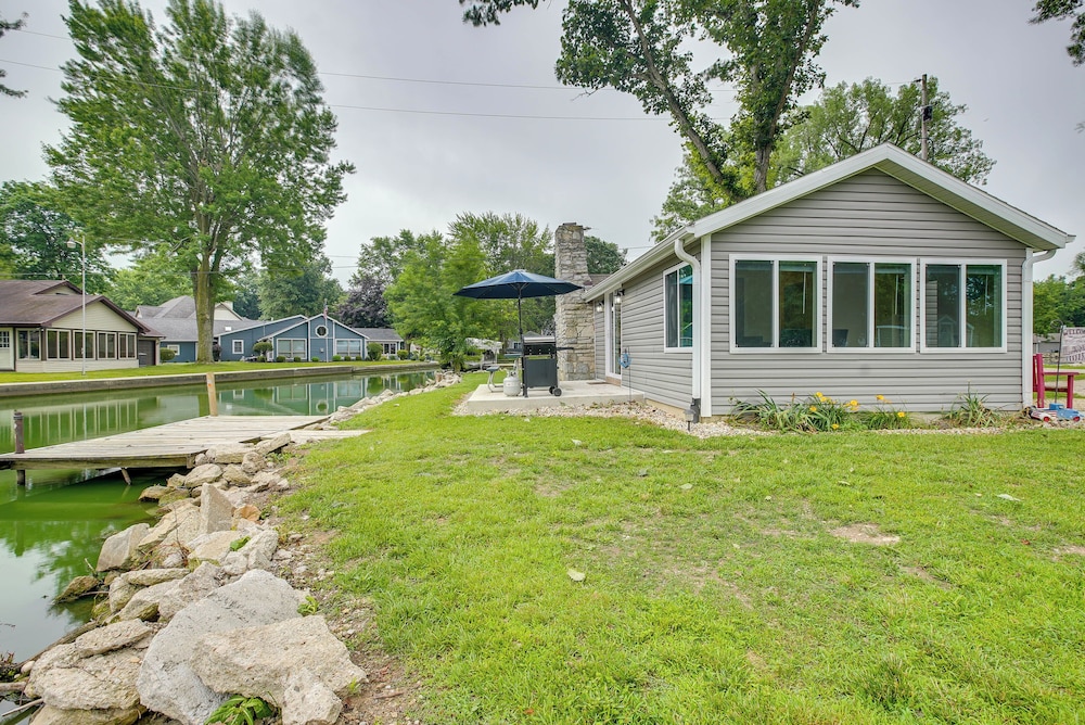 Grand Lake Cabin w/ Private Dock in St Marys!