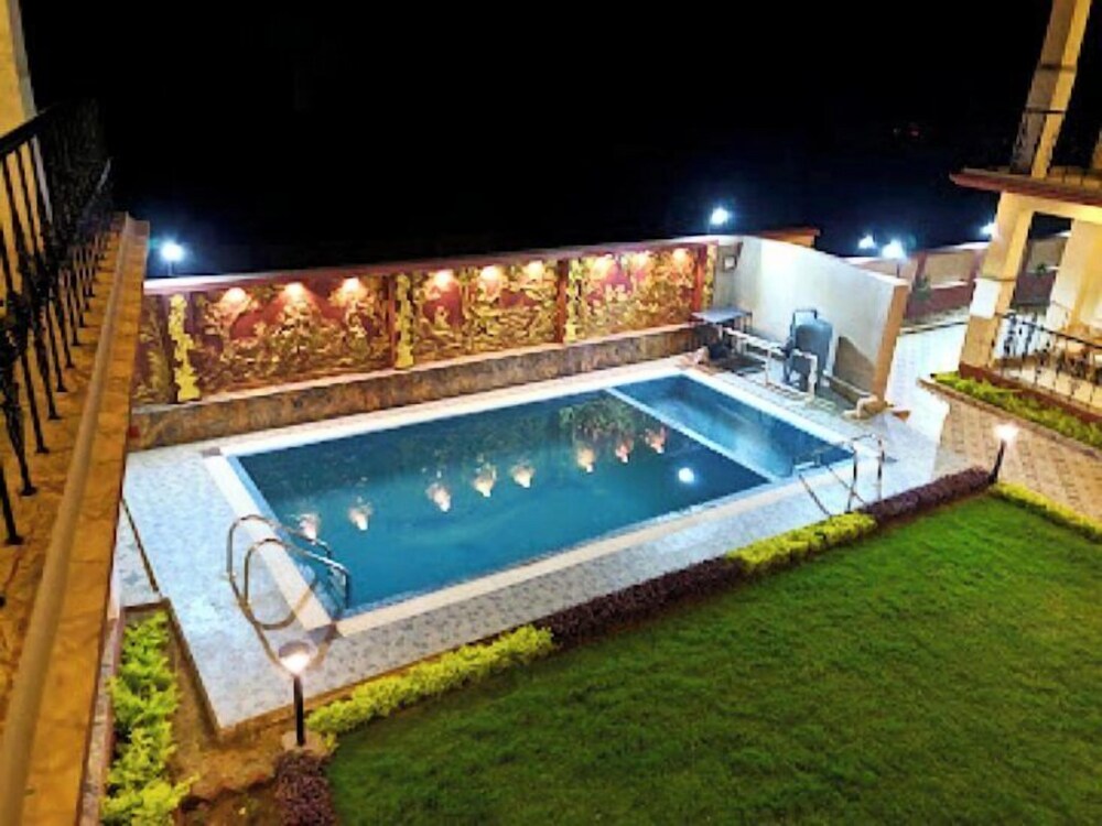 Baine Holiday Resort