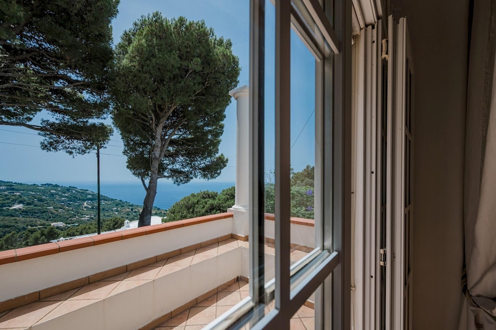 Villa Alba in Anacapri view 4