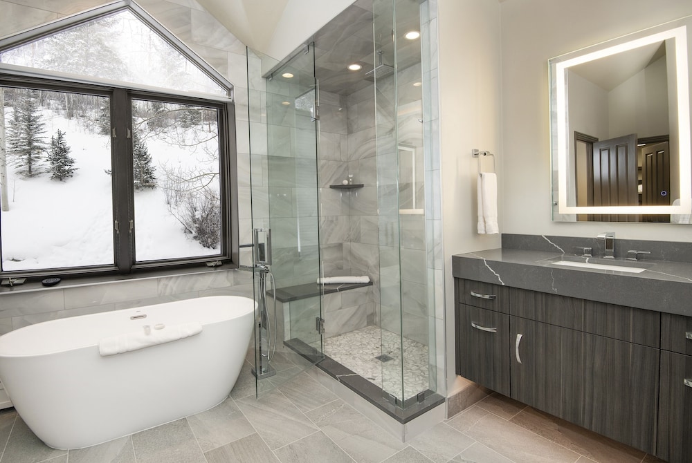 Ski In Ski Out Townhome in Rocky Mountain Access to Elkhorn Chairlift by RedAwning