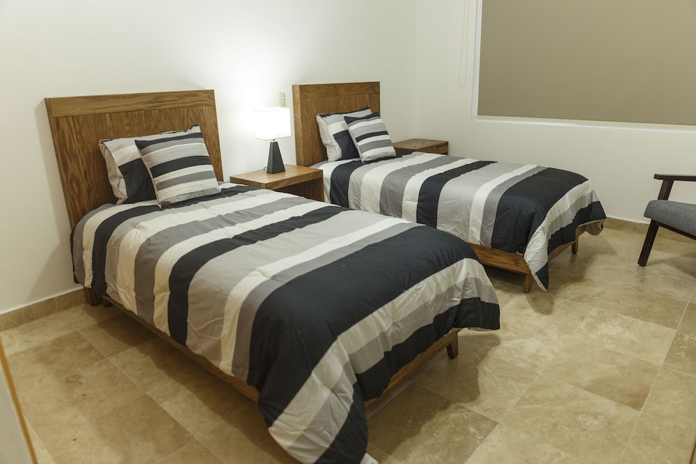Peninsula 106 2 BR by Casago