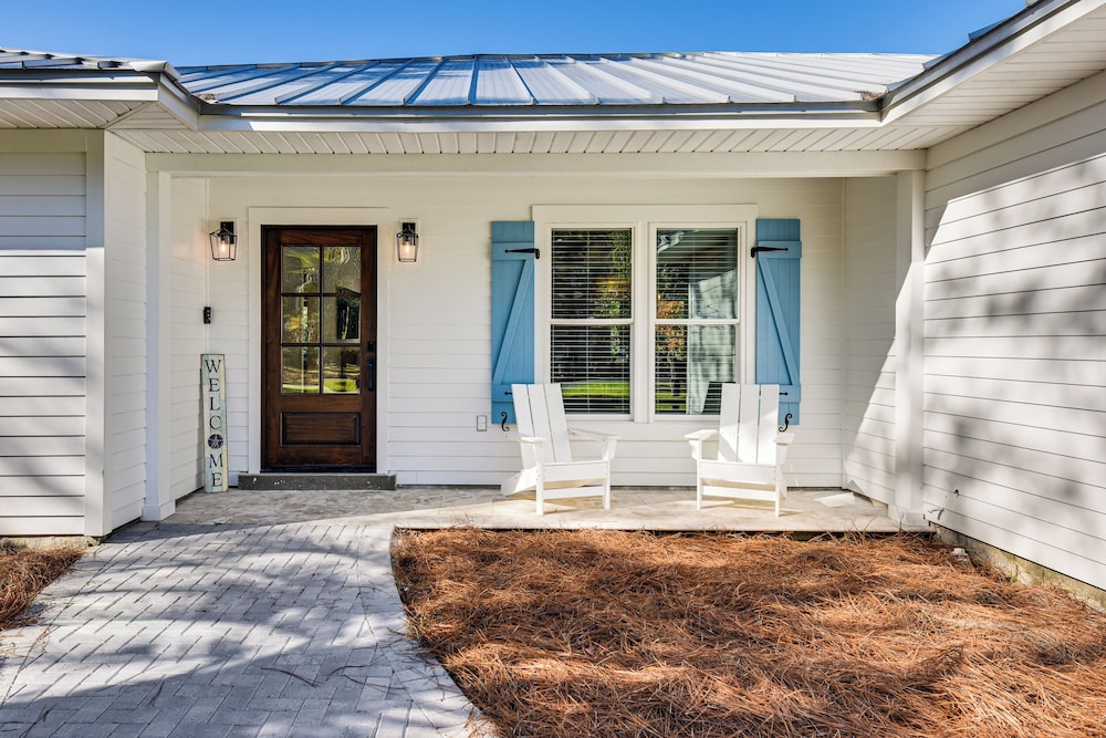 Tranquility & Nearby Beach Access: Private Oasis