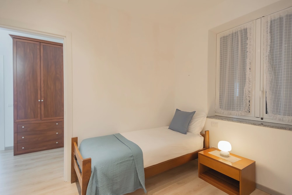 La Quiete With Private Garden by Rent all Como