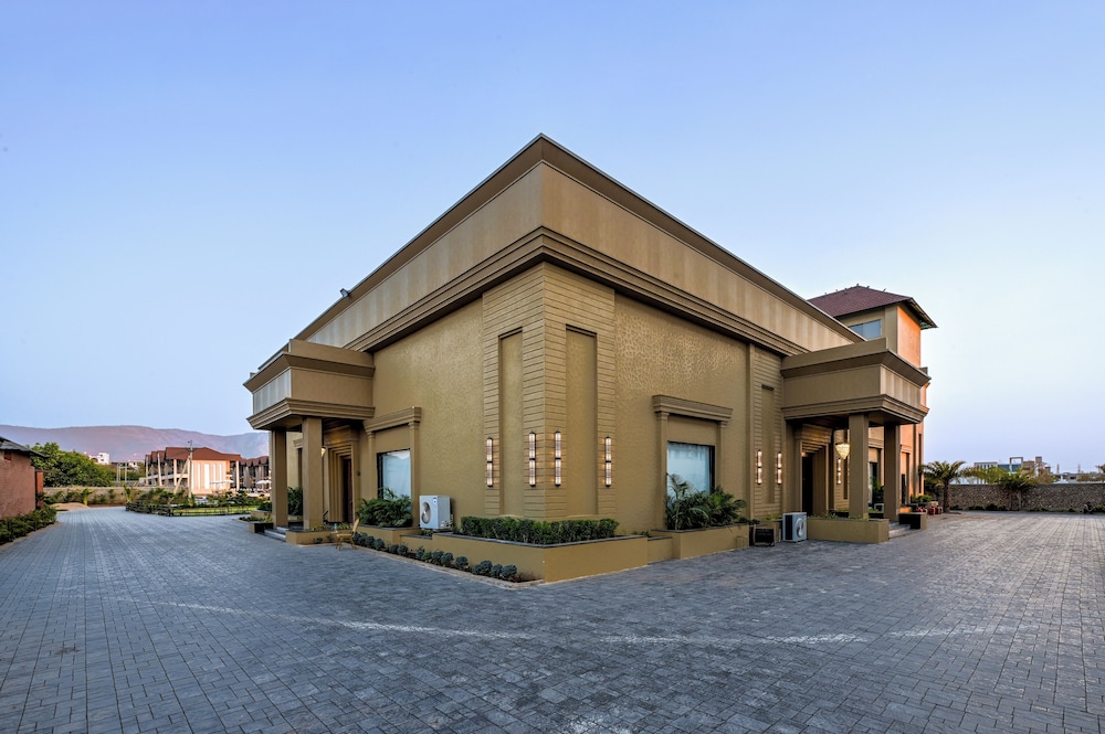 The Bhagwati Cottage & Villa