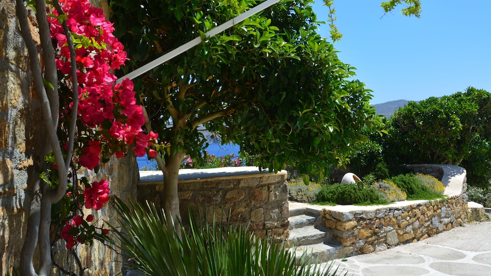 Sea Breeze Panormos
