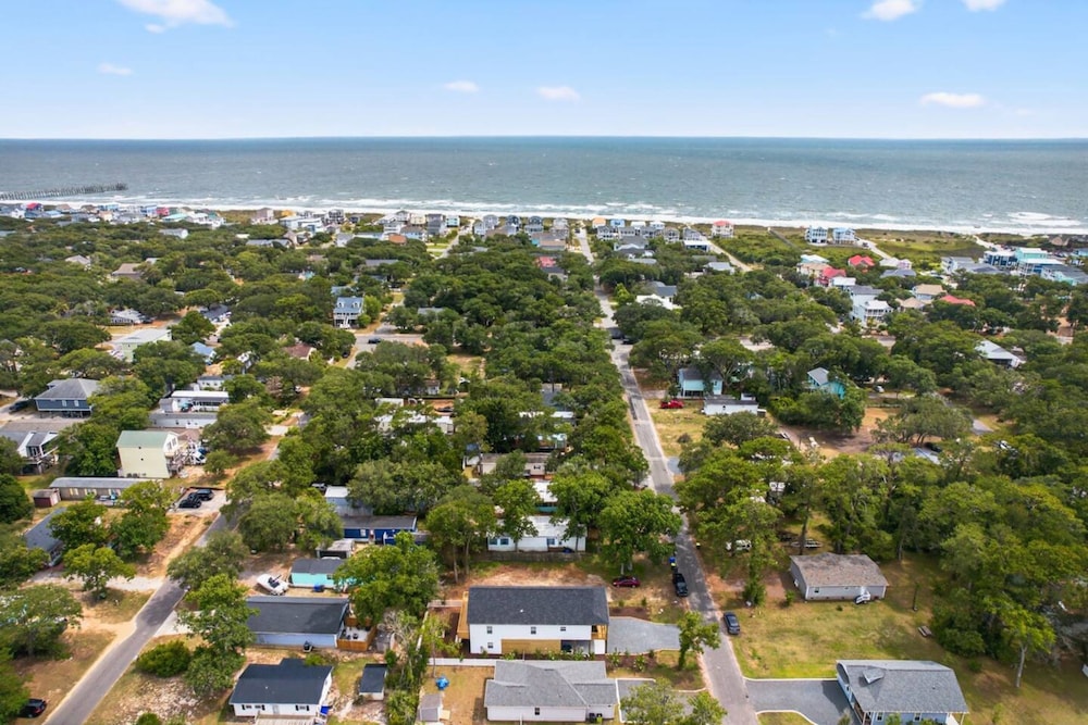 New Listing Luxury House 5 Min Walk to Beach