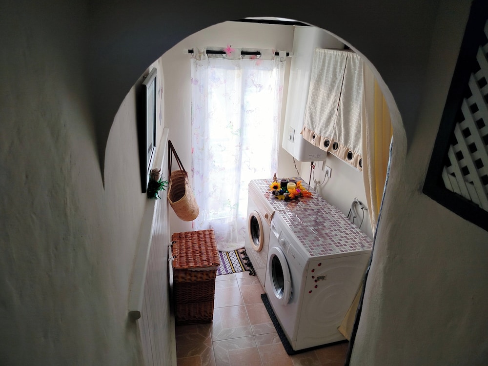 2bed Traditional Apt - Private Balcony - Fuenmayor