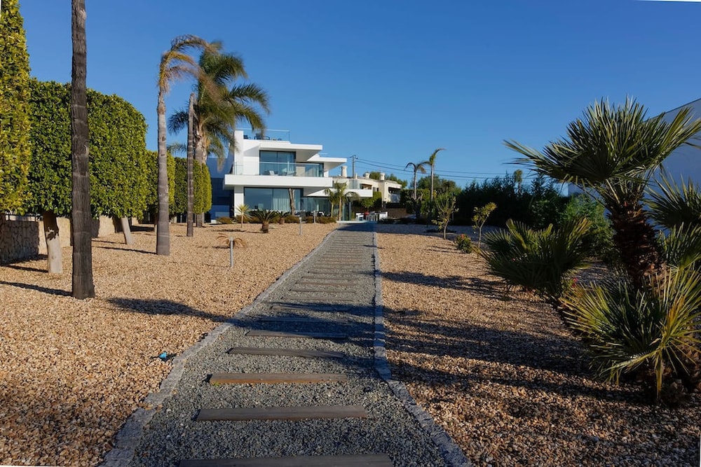 2 Rua das Palmas Luxurious Stylish and Modern L