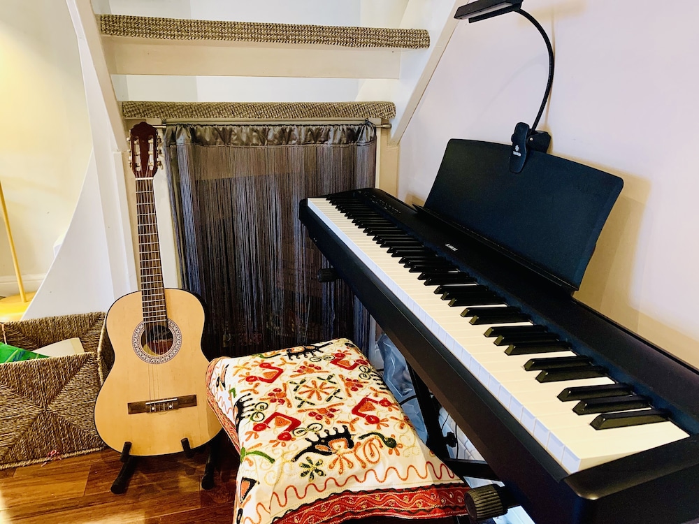 Lovely 2-bed House in Bramley With Field View view 2