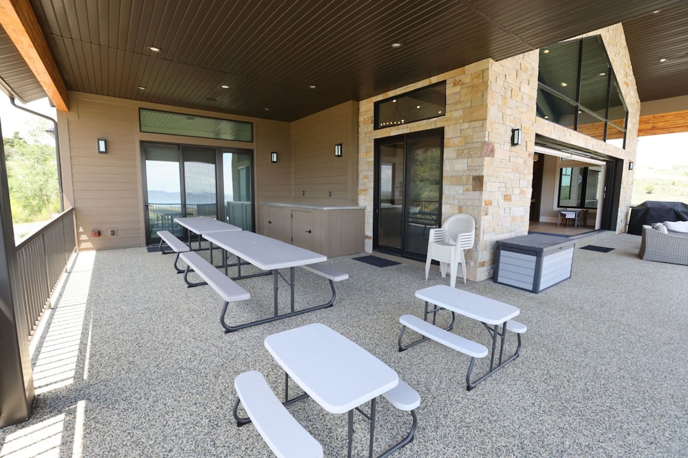Glenn Haven Luxury Large Group Getaway Sleeps 60