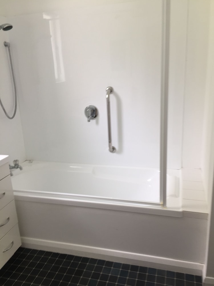 3 & 4 Bedroom Houses in Seaview Crescent