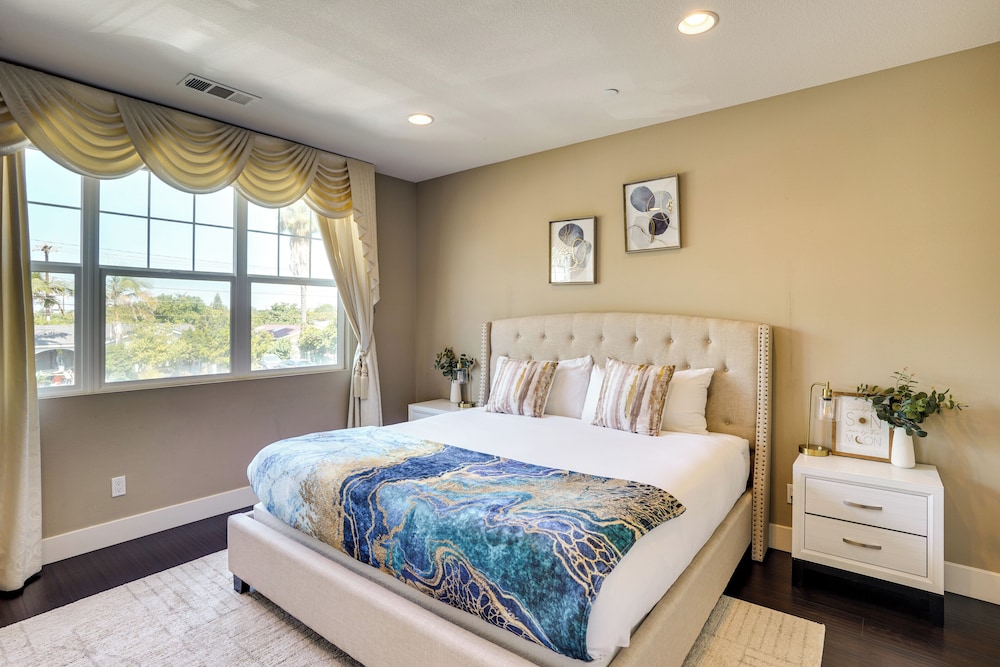 3 Mi to Disneyland: Home w/ Hot Tub + Game Room