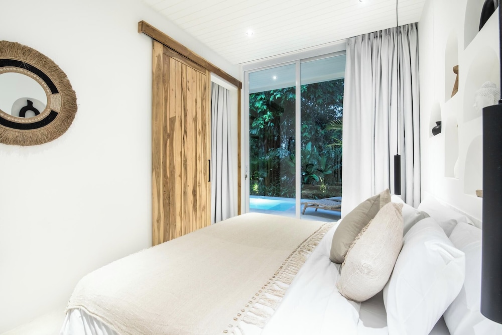 Chic 2BR Villa, 5min to Bingin's Coastal Bliss