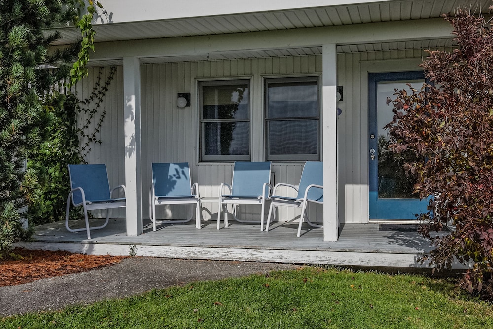 Glen Cove Inn & Suites