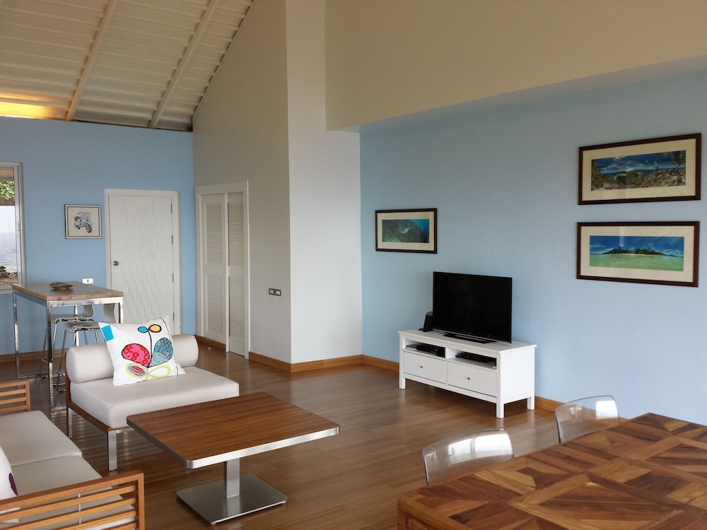 Naroua Villas