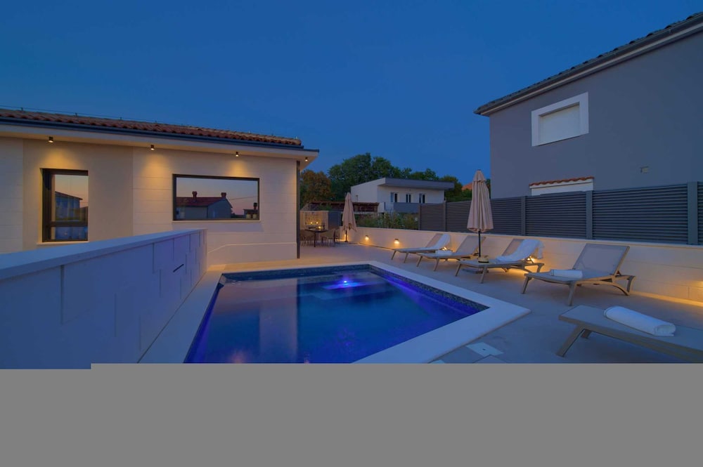 Villa Quarnaro With Heated Pool