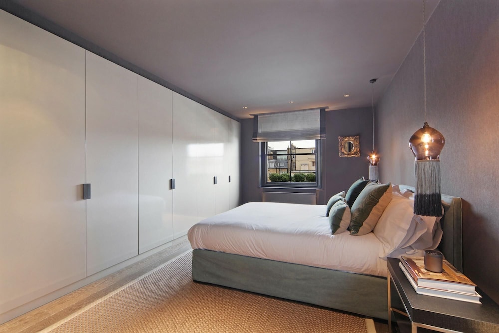 Cadogan Square Luxury 2 Bedroom Apartment II