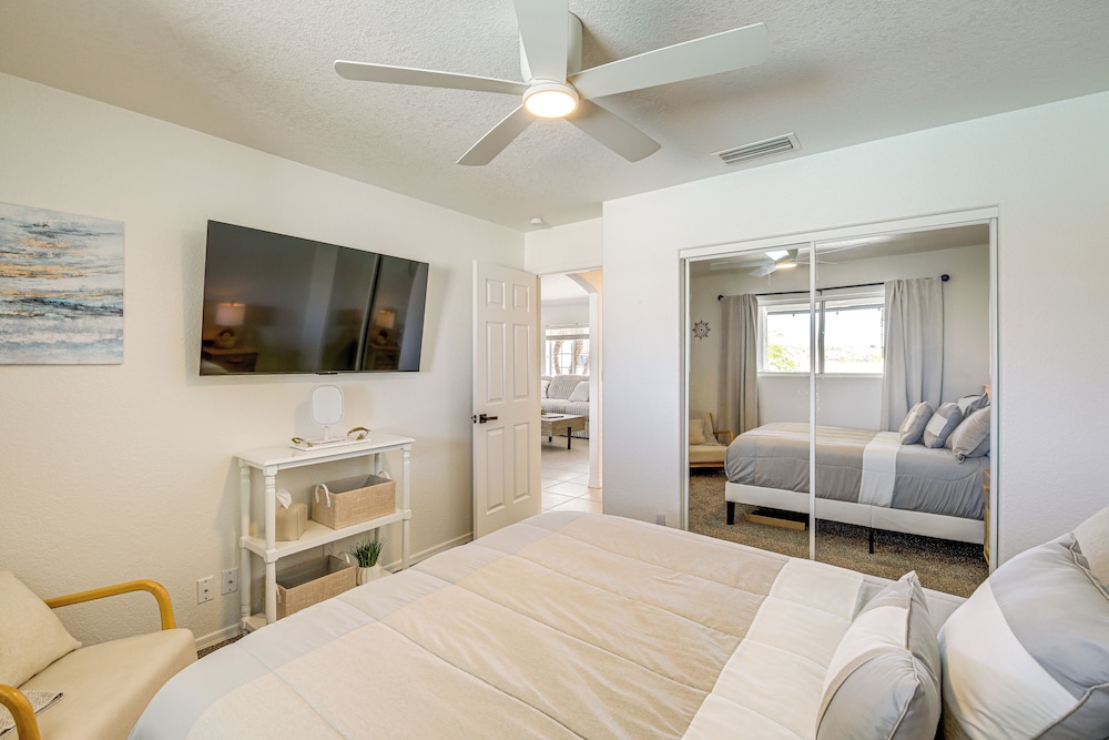 NEW Listing! Havasu Sunscape & Getaway w/ Views!