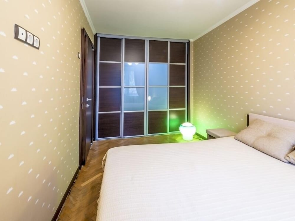 Apartment - Parferova 10