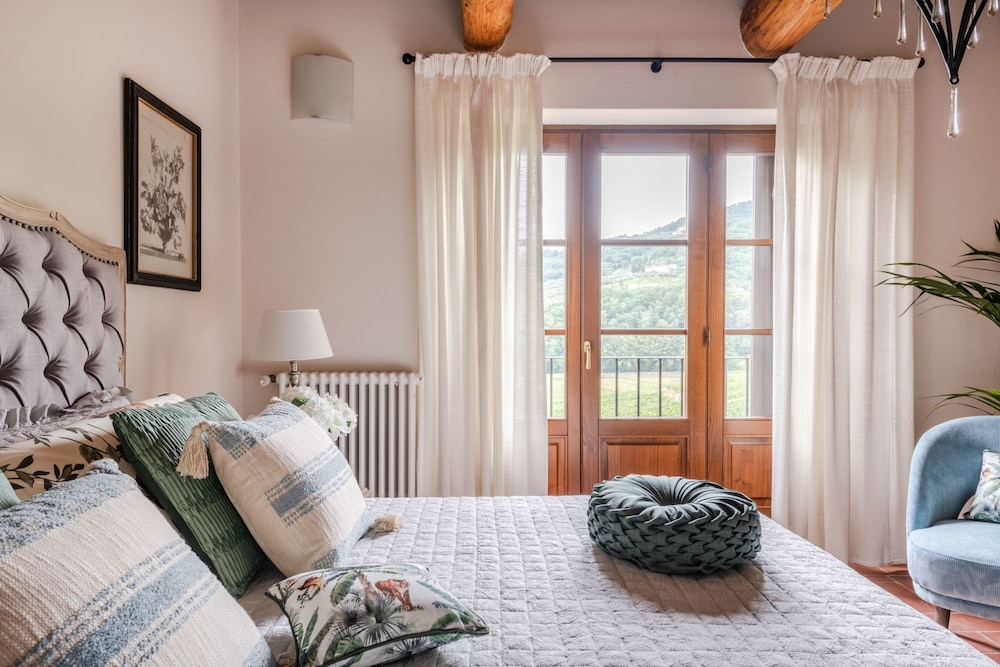 Valle del Sole Winery Farmhouse