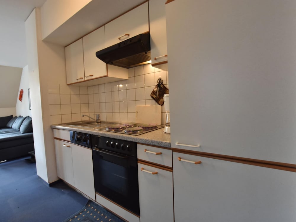 Stylish Family Stay by Beach view 5
