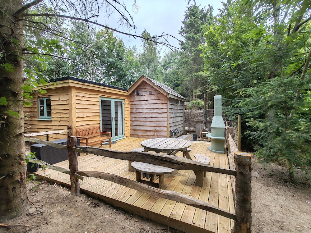 Hayne Barn Estate - Private Estate : 6 Eco Lodges - 1 Studio