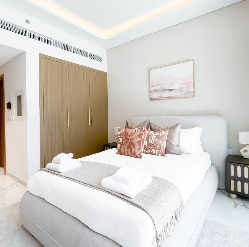 Serenity Studio Pool Access & Balcony at Riviera