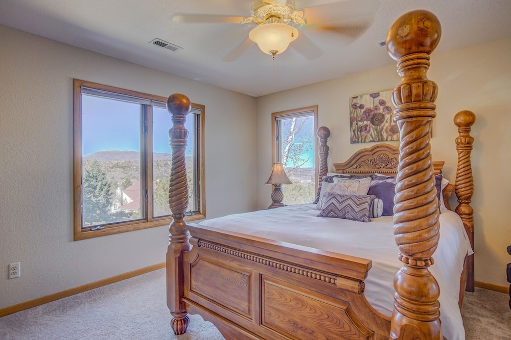 Skyway-extravagant & Luxury Views W/deck & Bar view 2