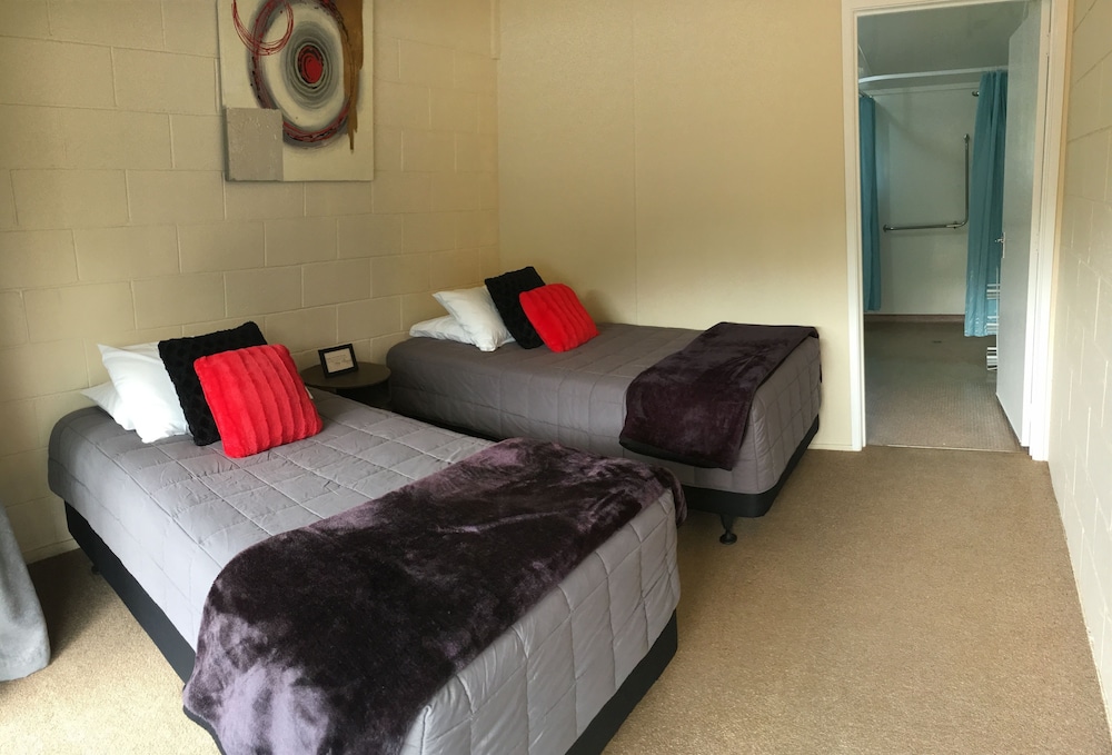 Opal Hot Springs & Holiday Park
