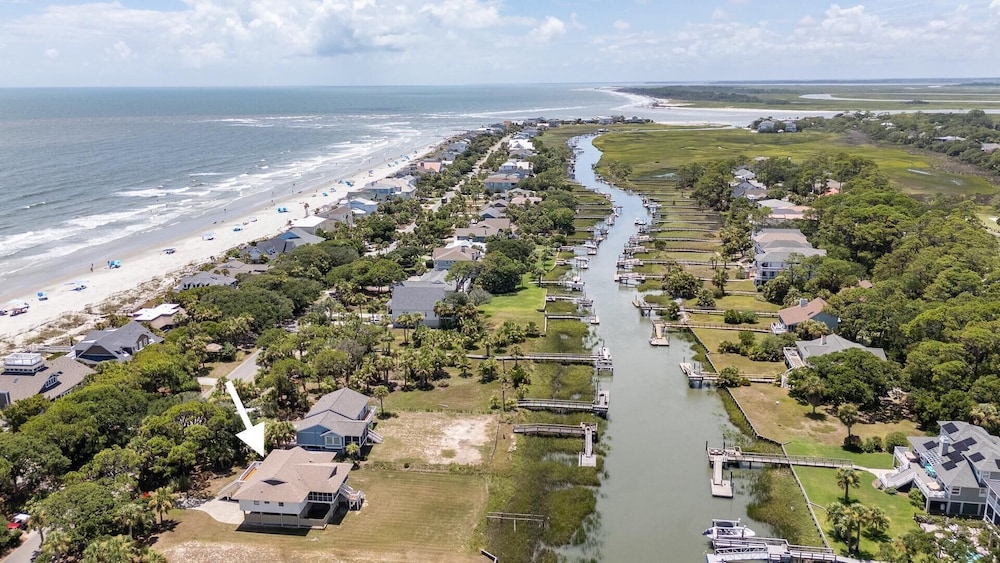 Coastal Charm With Canal Views - 419 Tarpon Blvd, Fripp Island
