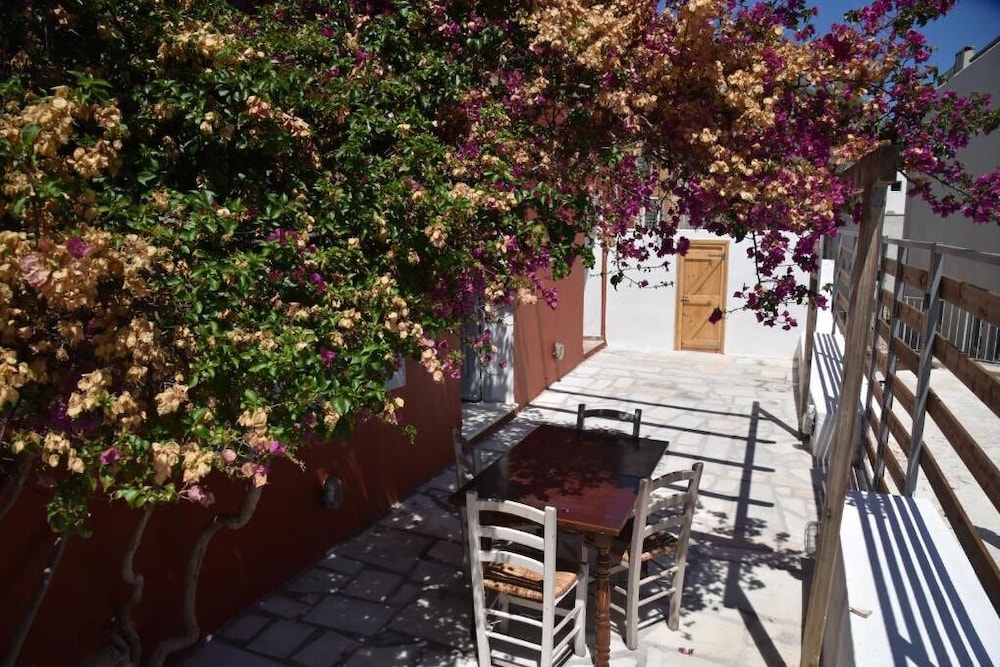 Axilleion Guest House