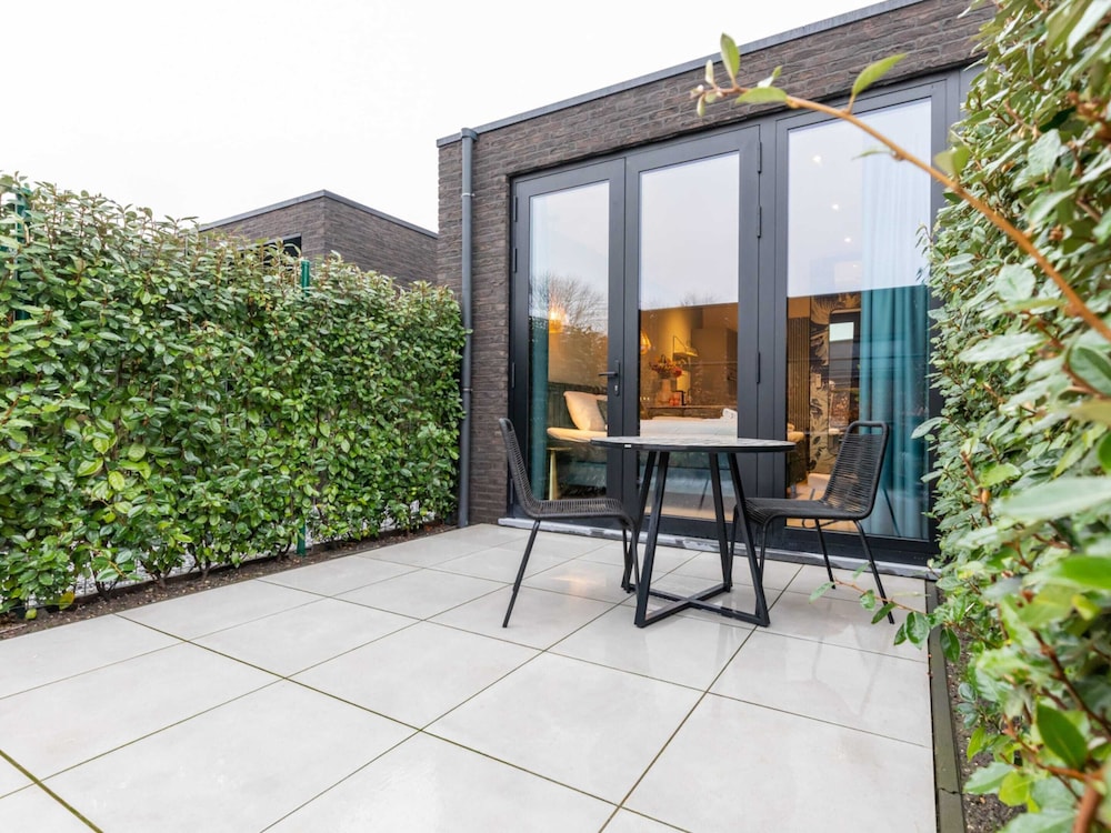 Romantic Garden Stay