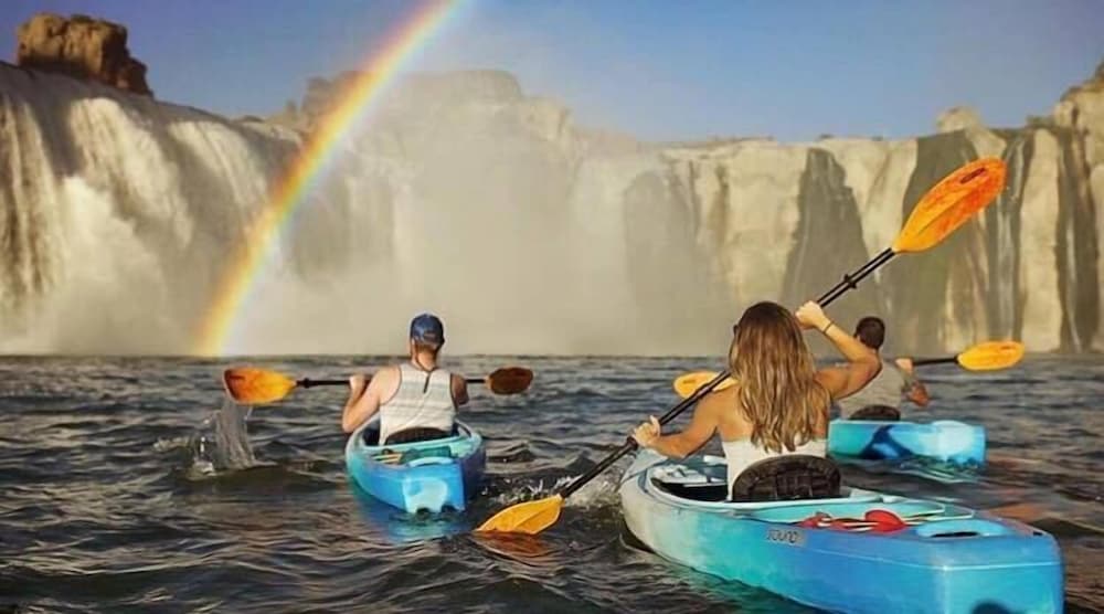 Blue Lakes Inn & Extended Stay