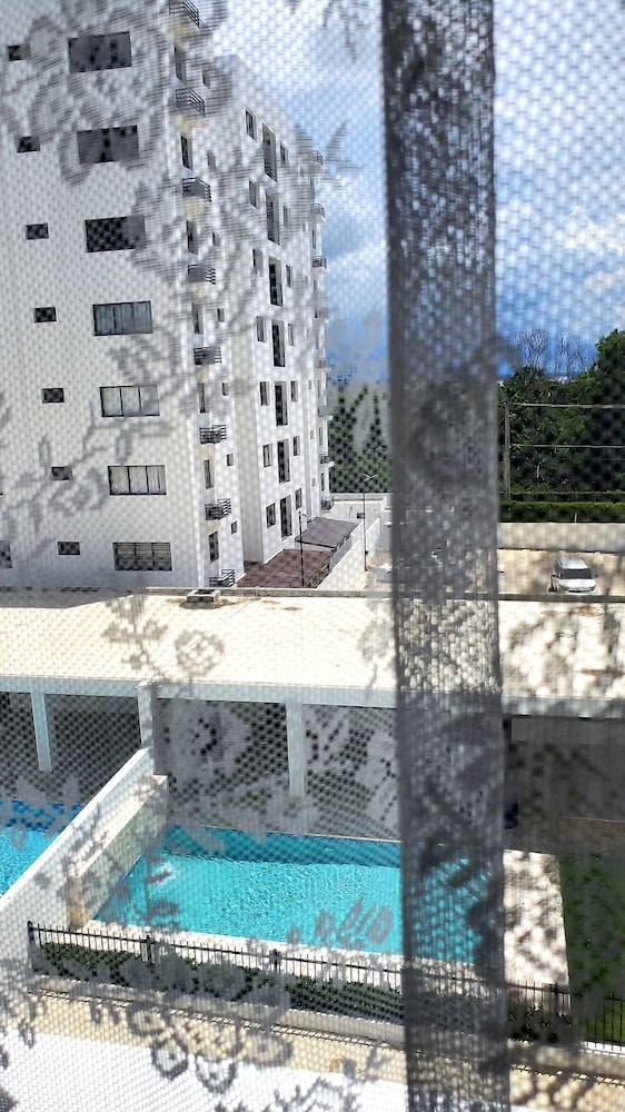 2 Bedrooms, 2 Bathrooms, AC, Wifi, Pool, Gym, No Blackouts, Santiago